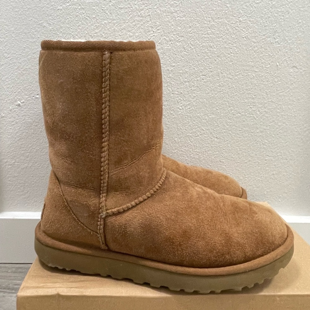 Mid Classic Chesnut UGG Boots